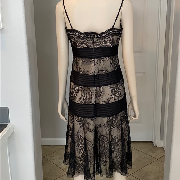 BCBG MAXAZRIA Black lace dress size 4 - Picture 3 of 6